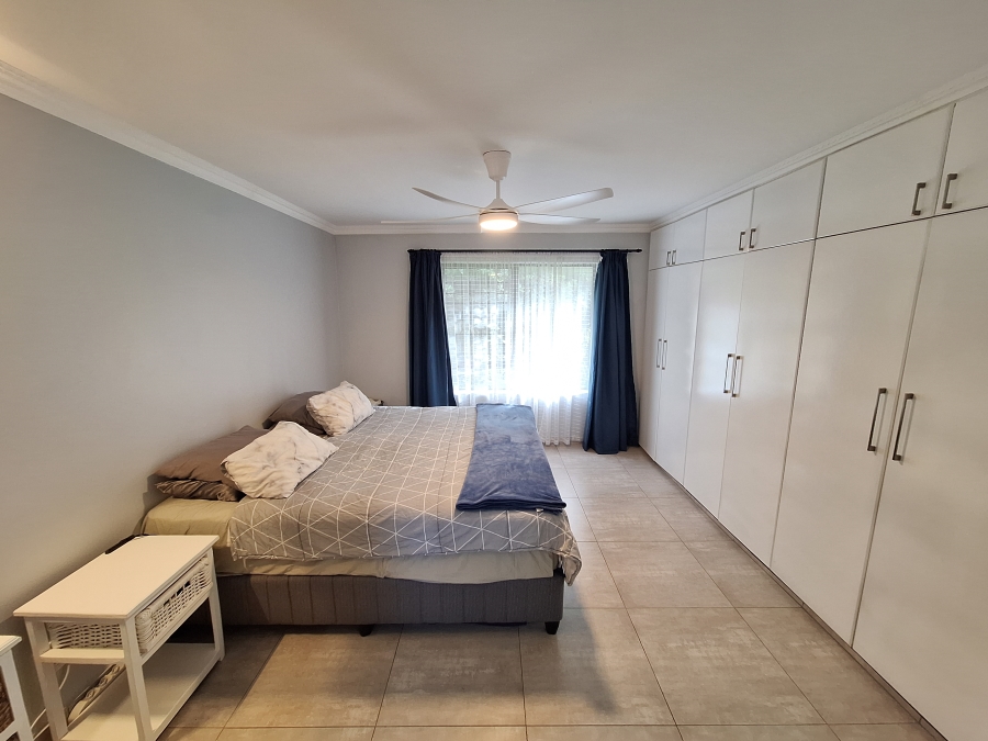 4 Bedroom Property for Sale in Wavecrest Eastern Cape